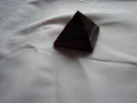 Sugilith Pyramide mittel